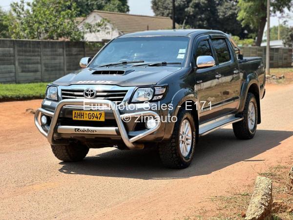 2012 - Toyota  Hilux