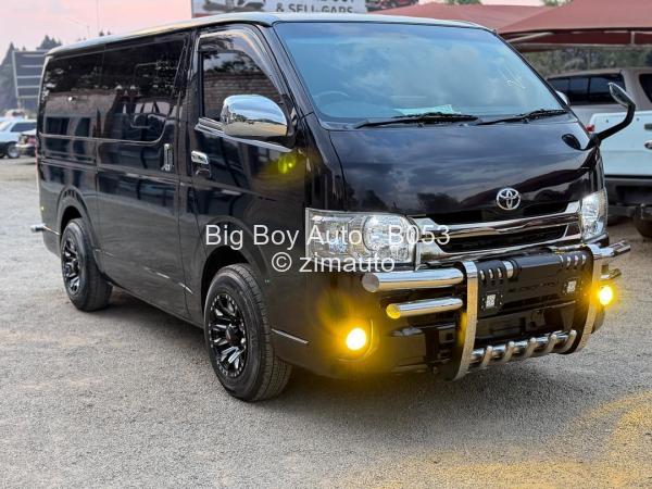 2017 - Toyota  Hiace