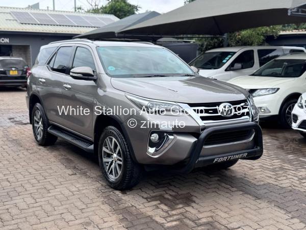 2017 - Toyota  Fortuner