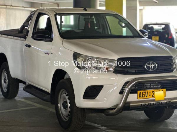 2025 - Toyota  Hilux