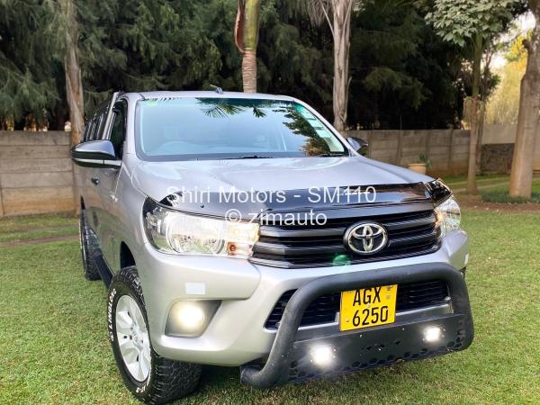 2018 - Toyota  Hilux