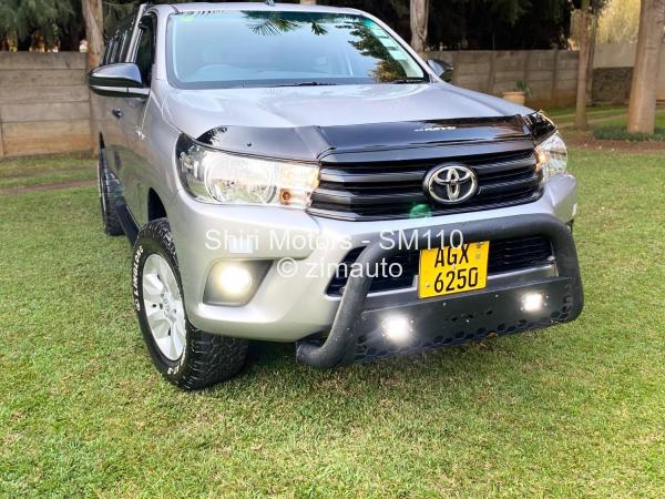 2018 - Toyota  Hilux
