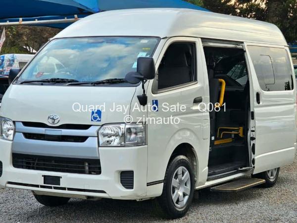 2013 - Toyota  Hiace