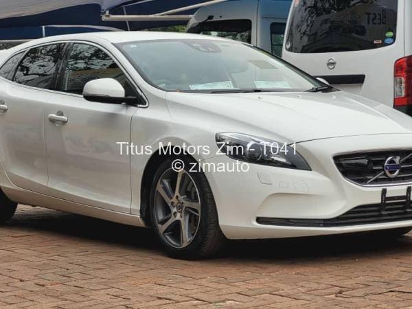 2016 - Volvo  V40 Cross Country