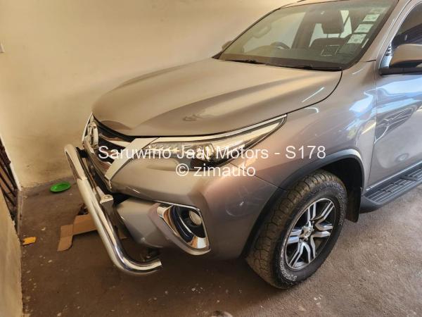 2016 - Toyota  Fortuner