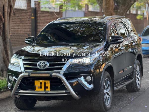 2017 Toyota  Fortuner