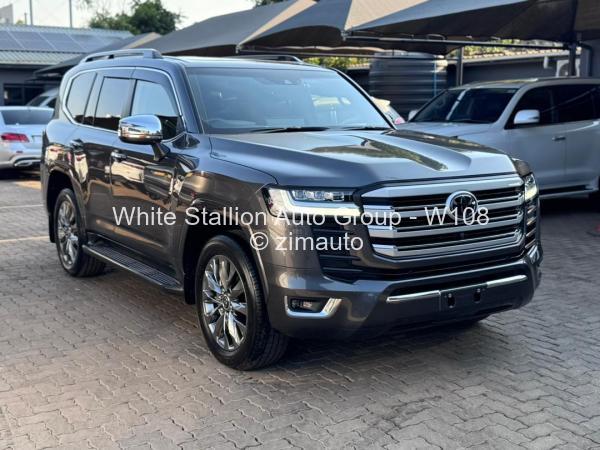 2023 - Toyota  Land Cruiser 300
