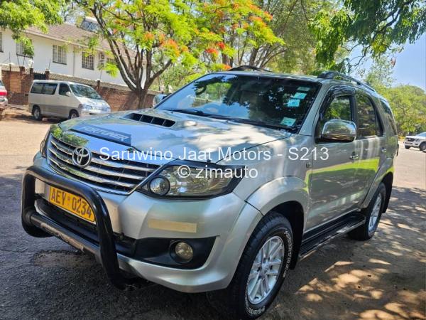 2011 Toyota  Fortuner