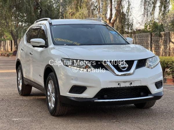 2015 Nissan  X-Trail