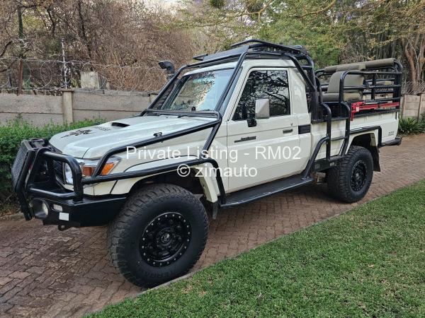 2017 Toyota  Land Cruiser 79