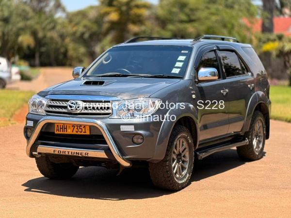 2010 Toyota  Fortuner