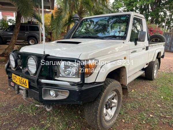 2017 Toyota  Land Cruiser