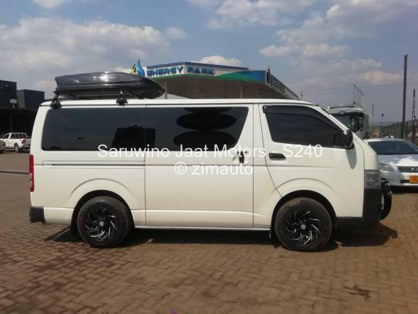2017 Toyota  Hiace