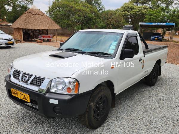 2014 Nissan  Hardbody