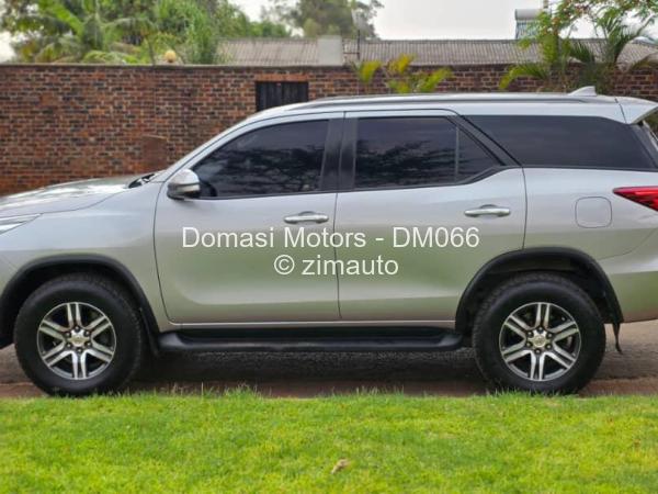 2017 - Toyota  Fortuner