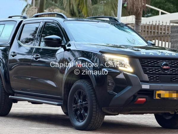 2021 - Nissan  Navara
