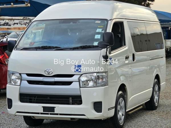2017 Toyota  Hiace