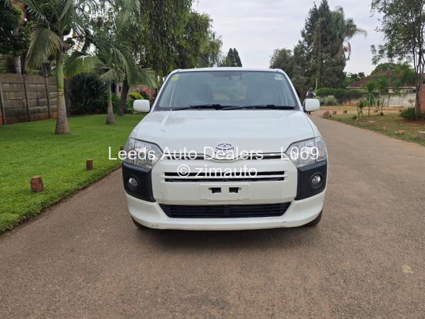 2017 - Toyota  Probox