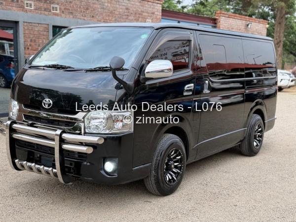 2017 - Toyota  Quantum