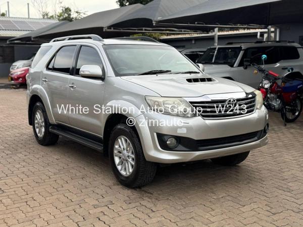 2013 Toyota  Fortuner