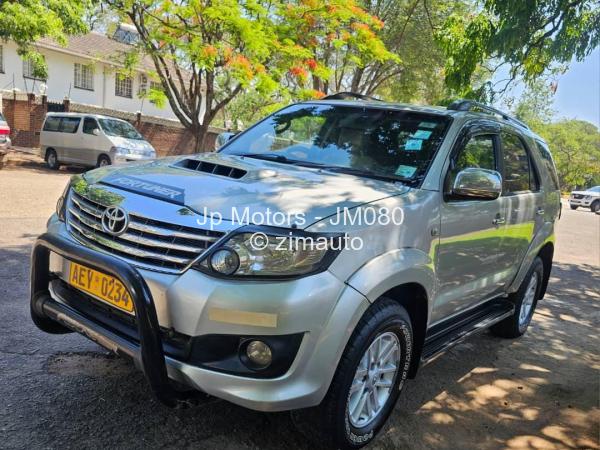 2011 Toyota  Fortuner