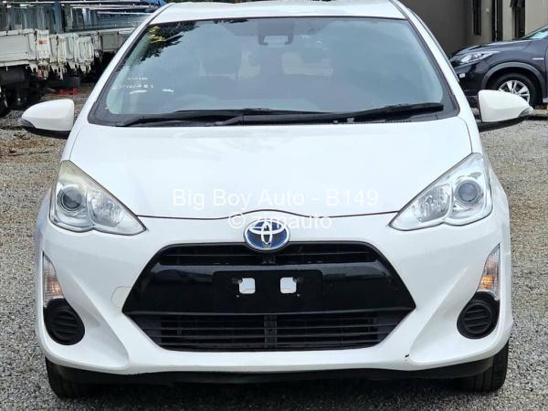 2016 - Toyota  Aqua