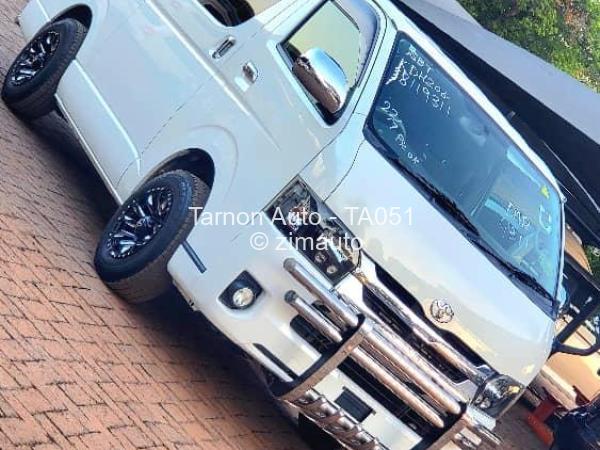 2017 - Toyota  Hiace