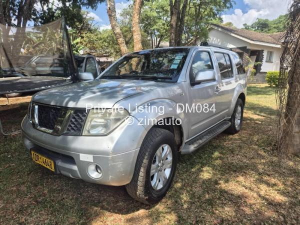 2004 - Nissan  Pathfinder