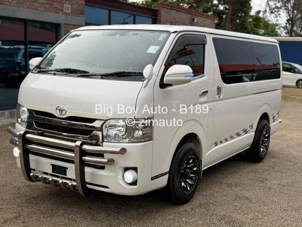 2019 - Toyota  Hiace
