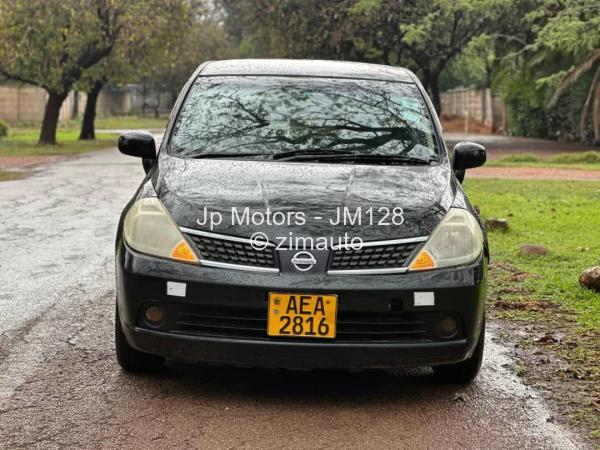 2006 Nissan  Tiida