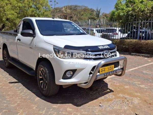 2017 Toyota  HILUX GD6