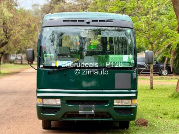 2016 Nissan  Civilian