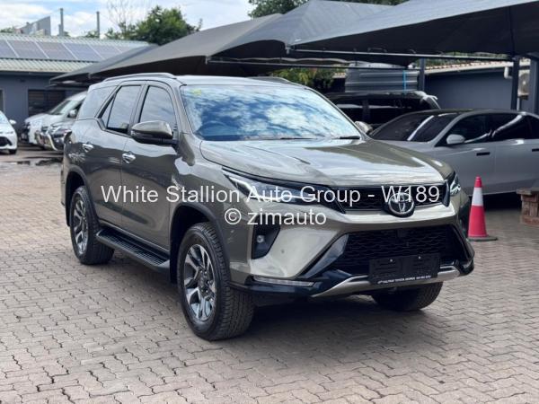 2025 - Toyota  Fortuner