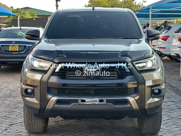 2022 - Toyota  HILUX REVO