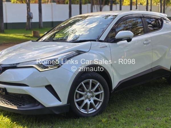 2019 - Toyota  CH-R