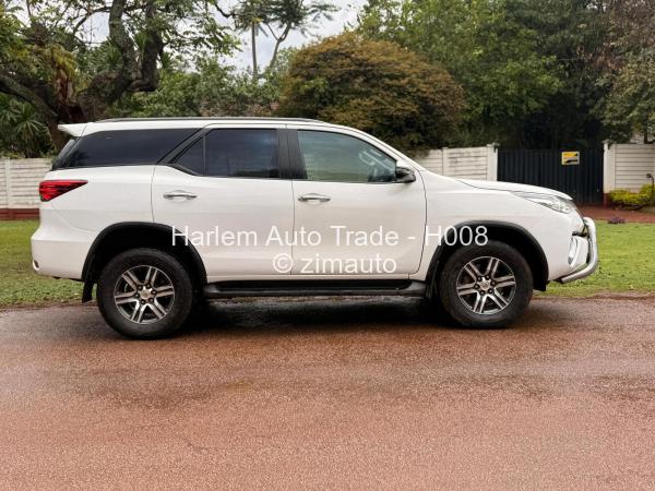 2019 - Toyota  Fortuner
