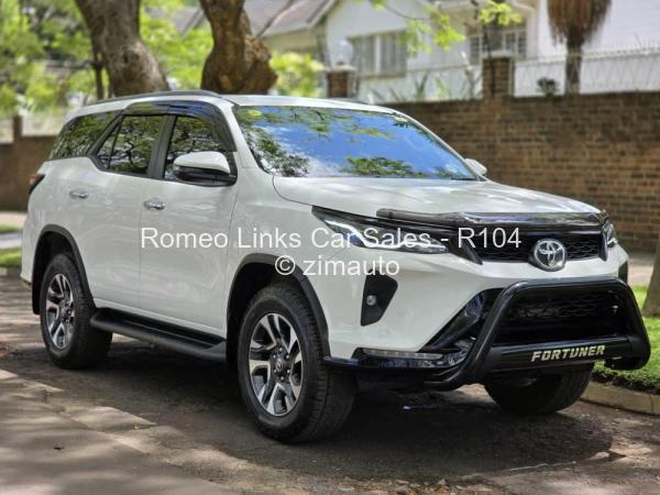 2024 - Toyota  Fortuner