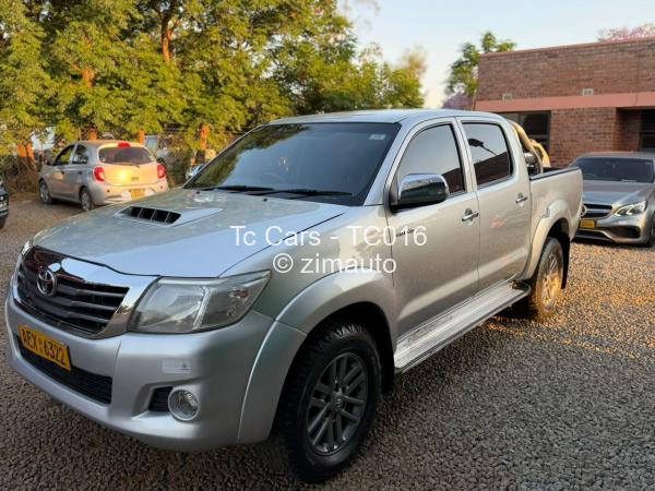 2014 - Toyota  Hilux