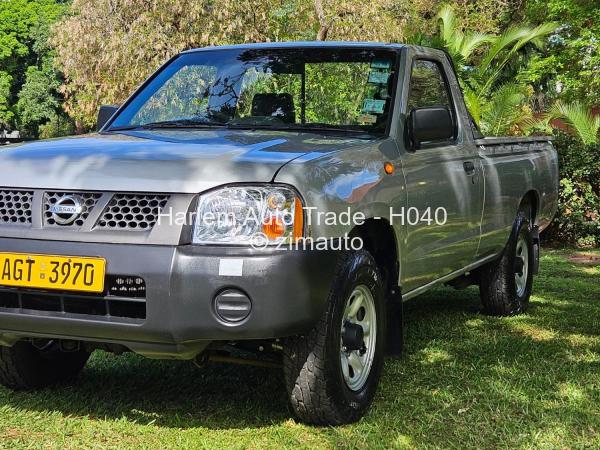 2012 Nissan  NP300 Hardbody