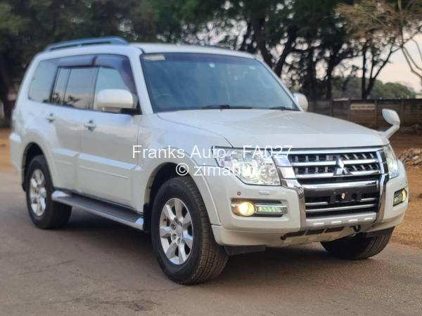 2015 Mitsubishi  Pajero