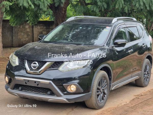 2015 Nissan  X-Trail