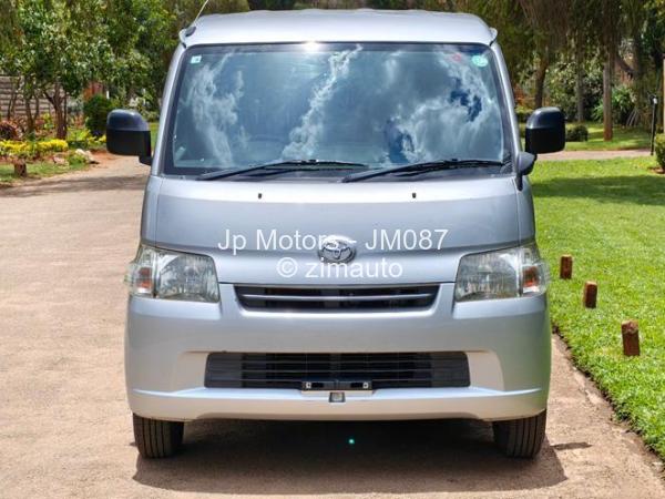 2017 Toyota  Lite Ace