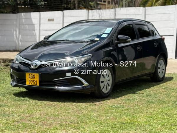 2016 Toyota  Auris