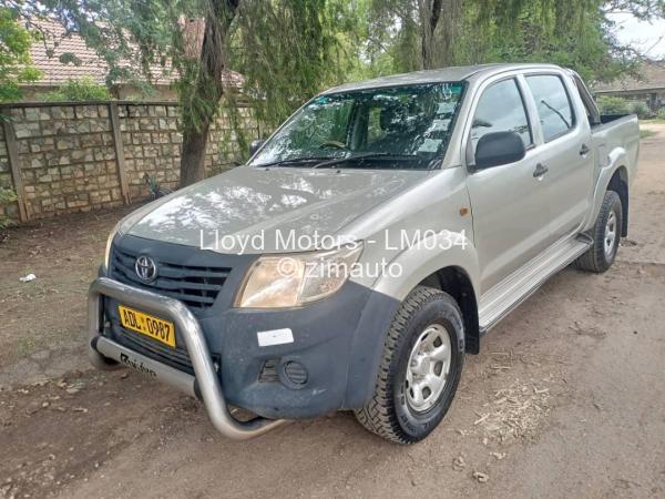 2012 - Toyota  Hilux