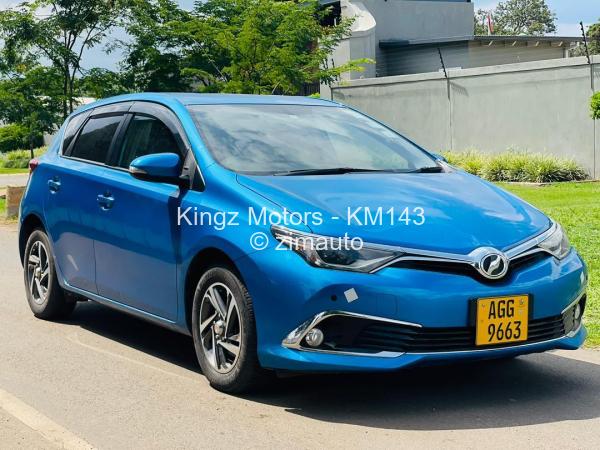 2017 Toyota  Auris