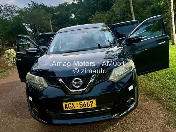 2017 Nissan  X-Trail