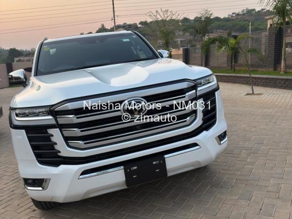 2025 - Toyota  Land Cruiser 300