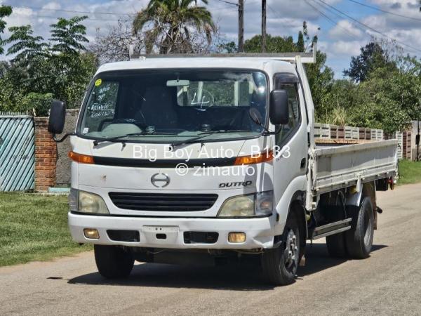 2010 Hino Dutro