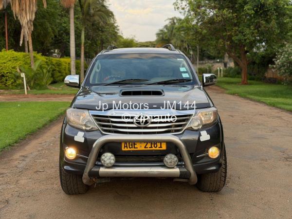 2013 Toyota  Fortuner