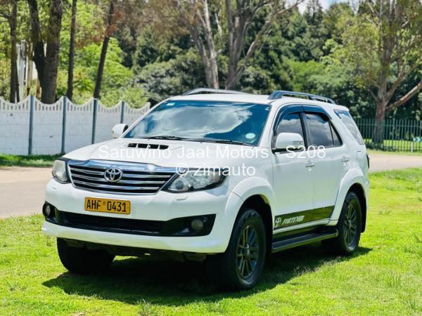 2014 Toyota  Fortuner